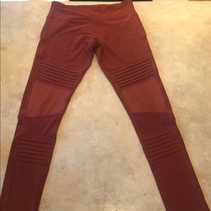 Maroon workout leggings